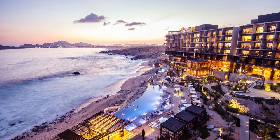 The Best Hotel Playlist To Listen To, Based On Your Mood